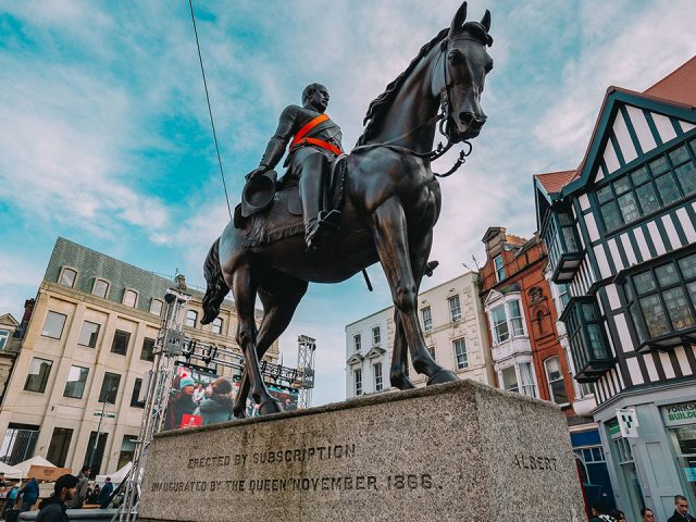 Statue of a man on a horse.