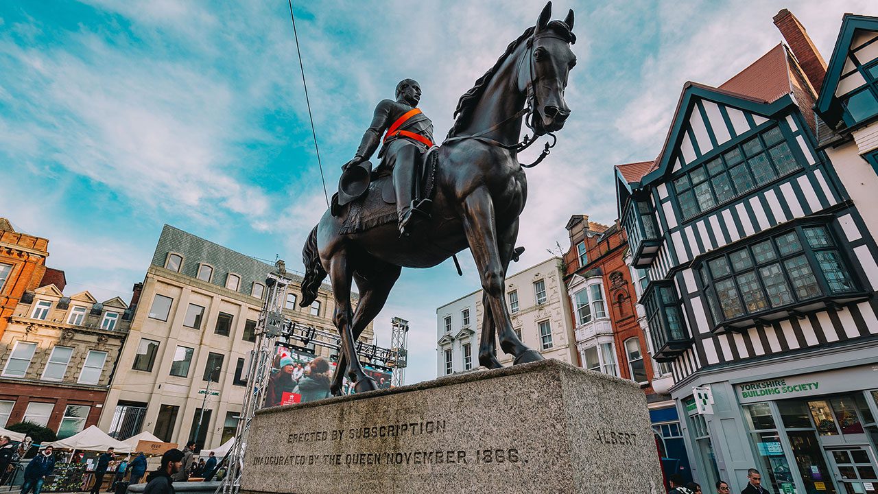 Statue of a man on a horse.